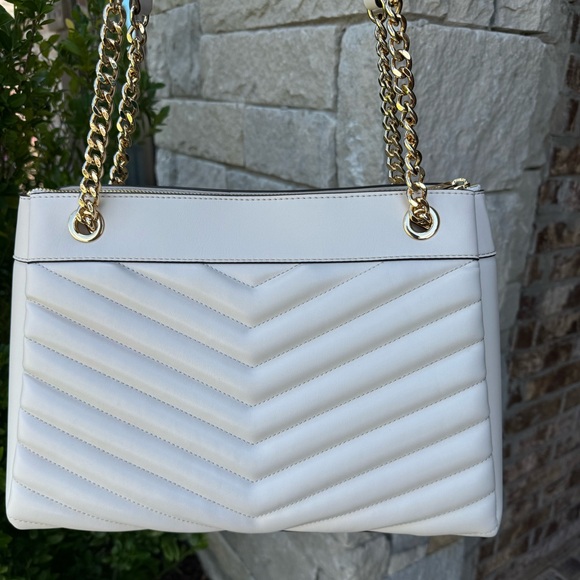 ✨ Brand New MICHAEL MICHAEL KORS
WHITNEY LT CREAM MD CHAIN SHLDR TOTE✨ - Picture 3 of 16